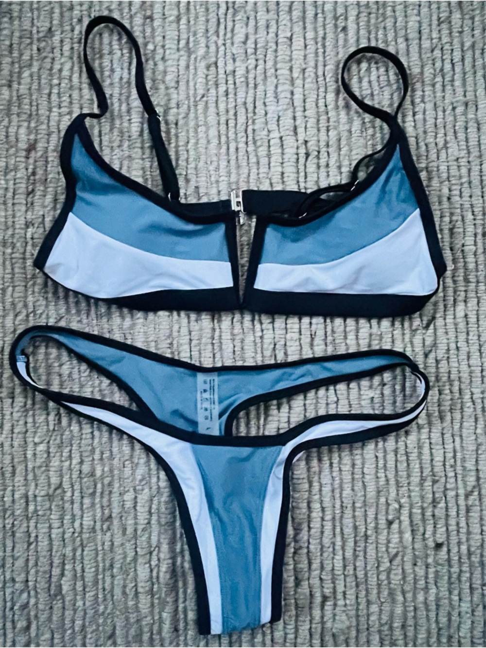 NWOT Color block thong bikini adjustable straps